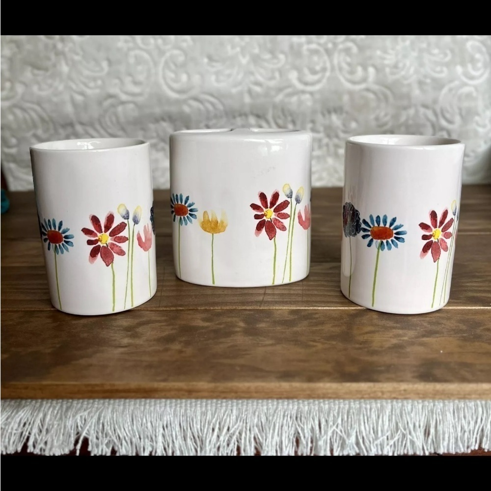 Rae Dunn Artisan Collection 3 Vanity Pieces Stuff & Brushes EUC Floral Holders - Picture 7 of 14